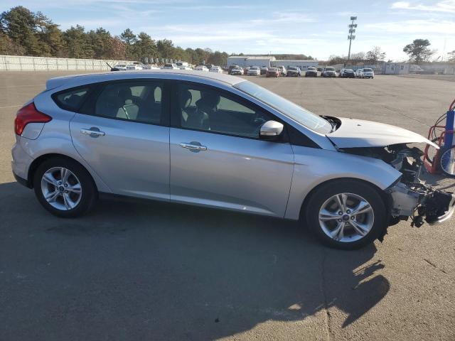 1FADP3K2XEL333055 - 2014 FORD FOCUS SE SILVER photo 4