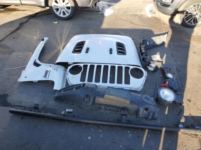 1C6JJTBM4NL120366 - 2022 JEEP GLADIATOR RUBICON WHITE photo 12