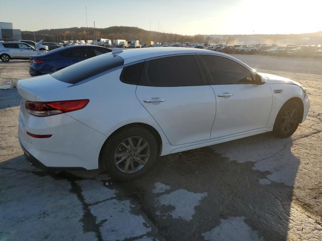 5XXGT4L31KG328158 - 2019 KIA OPTIMA LX WHITE photo 3