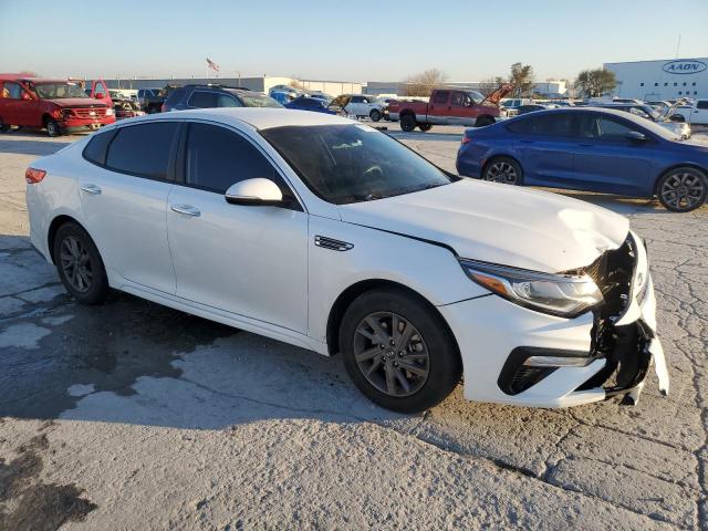 5XXGT4L31KG328158 - 2019 KIA OPTIMA LX WHITE photo 4