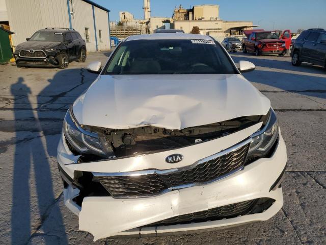 5XXGT4L31KG328158 - 2019 KIA OPTIMA LX WHITE photo 5