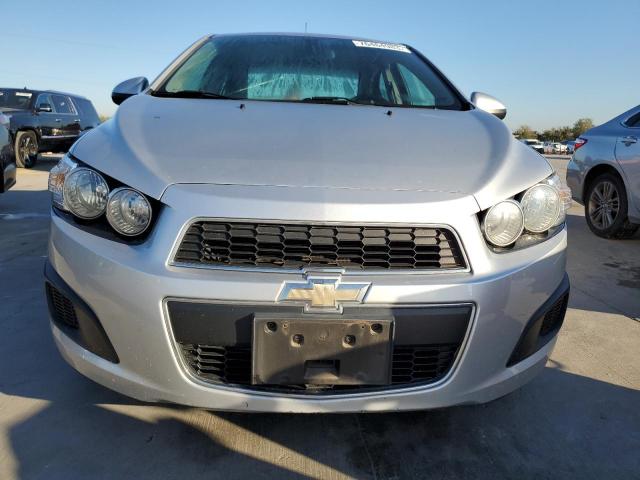1G1JA5SH8G4132856 - 2016 CHEVROLET SONIC LS 银色 照片 5