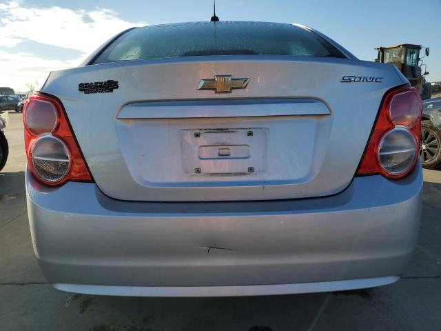 1G1JA5SH8G4132856 - 2016 CHEVROLET SONIC LS 银色 照片 6