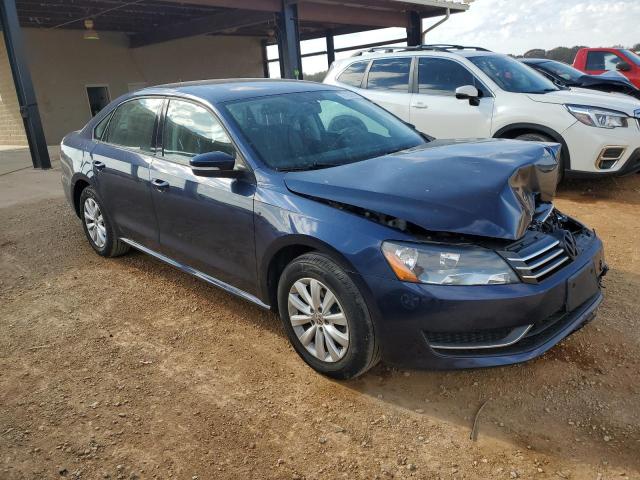 1VWAP7A30DC086946 - 2013 VOLKSWAGEN PASSAT S BLUE photo 4