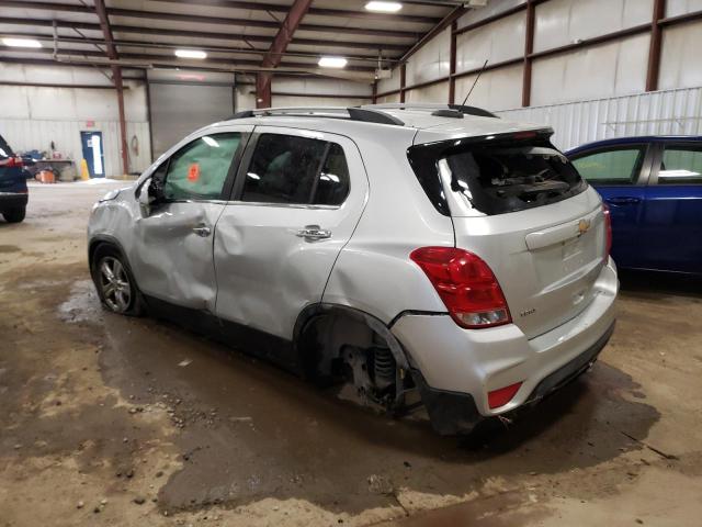 KL7CJLSB8JB687953 - 2018 CHEVROLET TRAX 1LT SILVER photo 2