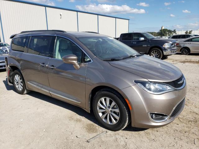 2C4RC1BGXHR634819 - 2017 CHRYSLER PACIFICA TOURING L BEIGE photo 4