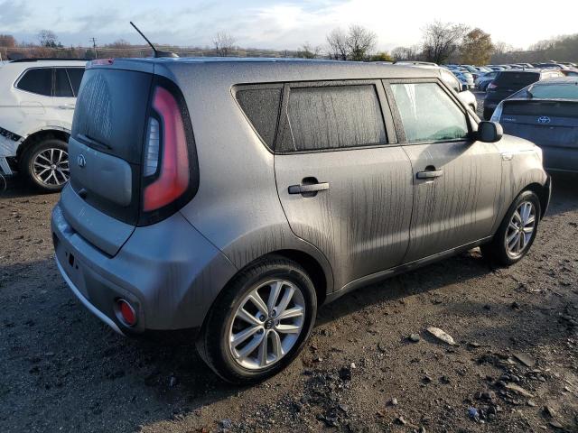 KNDJP3A53J7607398 - 2018 KIA SOUL + GRAY photo 3