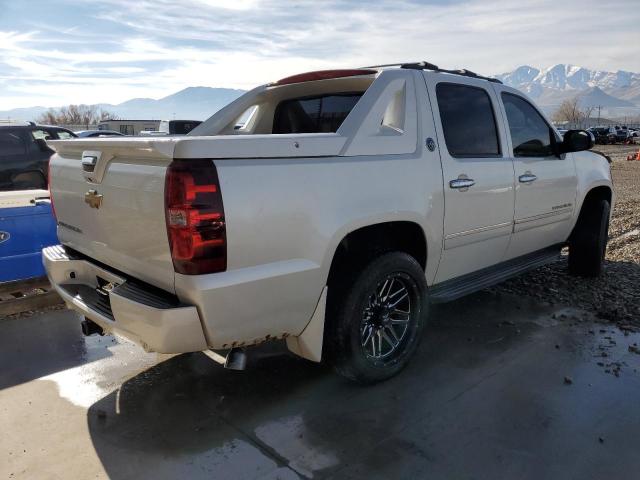 3GNTKGE75DG183183 - 2013 CHEVROLET AVALANCHE LTZ WHITE photo 3