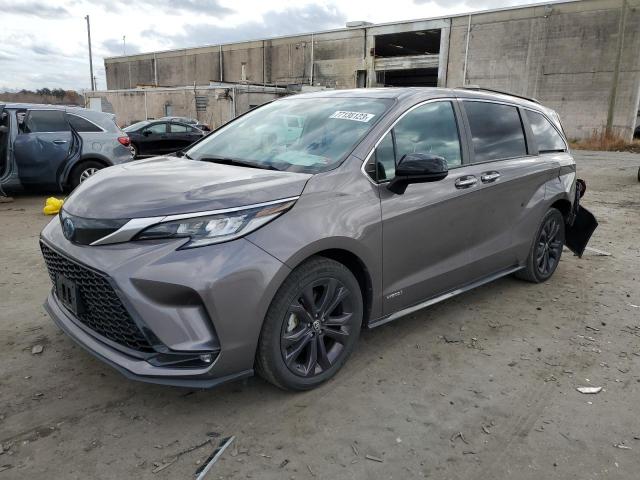 2021 TOYOTA SIENNA XSE, 