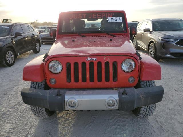 1C4BJWEG8FL575792 - 2015 JEEP WRANGLER U SAHARA RED photo 5