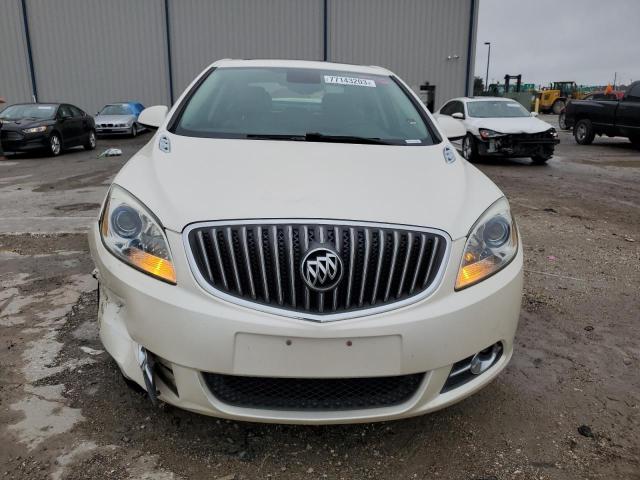 1G4PS5SK6D4166554 - 2013 BUICK VERANO WHITE photo 5