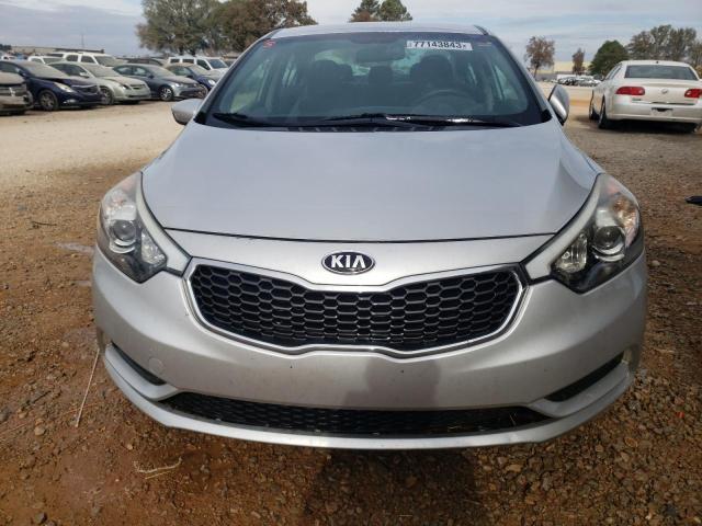 KNAFK4A68G5549406 - 2016 KIA FORTE LX SILVER photo 5