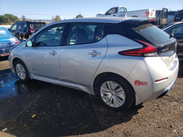 1N4AZ1CP1JC317543 - 2018 NISSAN LEAF S SILVER photo 2