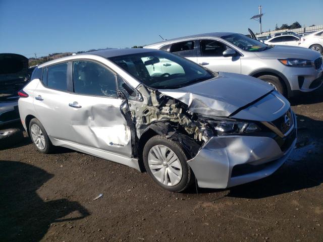 1N4AZ1CP1JC317543 - 2018 NISSAN LEAF S SILVER photo 4