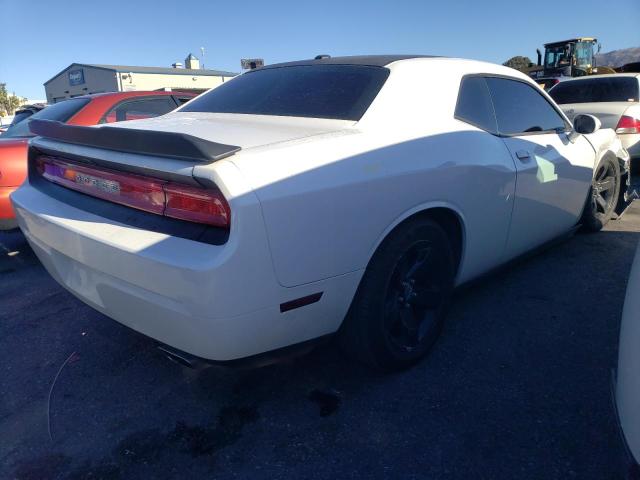 2C3CDYAGXCH158149 - 2012 DODGE CHALLENGER SXT WHITE photo 3