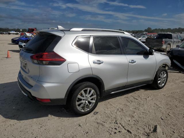 KNMAT2MV5JP581758 - 2018 NISSAN ROGUE S SILVER photo 3