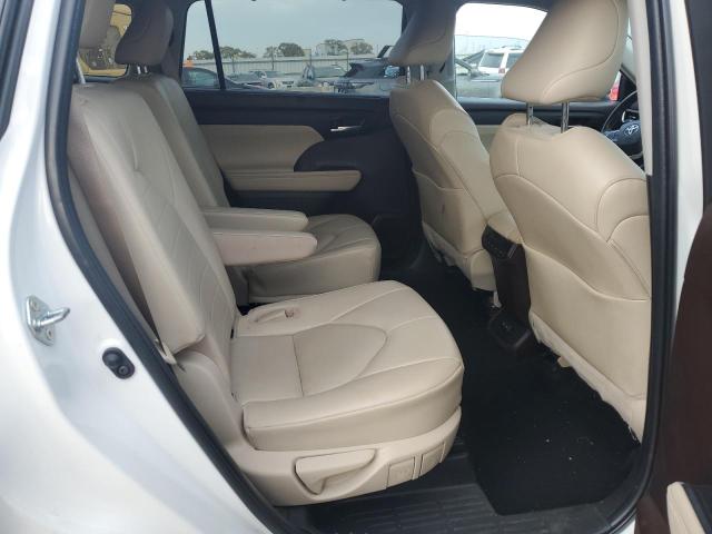 5TDHZRBH6NS176507 - 2022 TOYOTA HIGHLANDER XLE WHITE photo 11