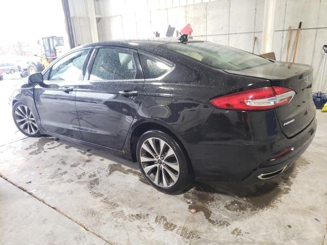 3FA6P0T99KR233867 - 2019 FORD FUSION SE BLACK photo 2