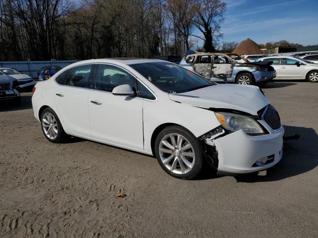 1G4PS5SK7E4161395 - 2014 BUICK VERANO WHITE photo 4