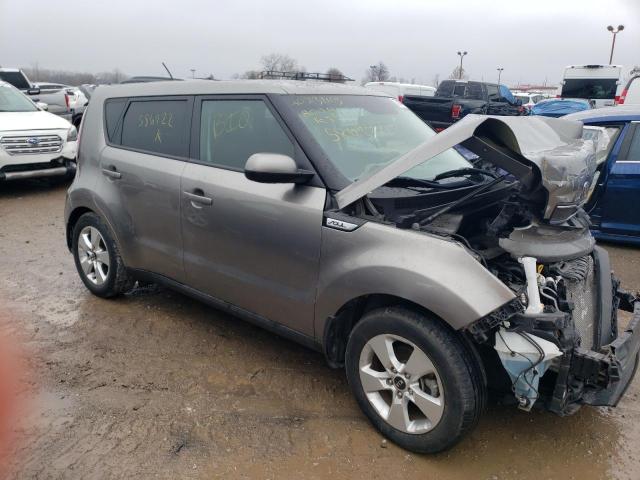 KNDJN2A20J7586922 - 2018 KIA SOUL GRAY photo 4