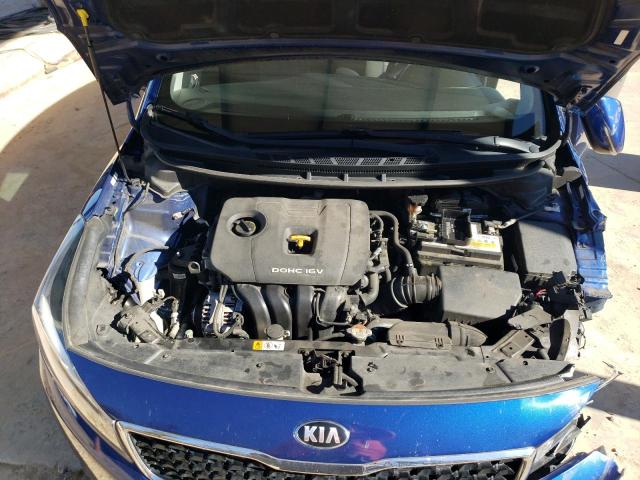 3KPFL4A72JE267637 - 2018 KIA FORTE LX BLUE photo 11