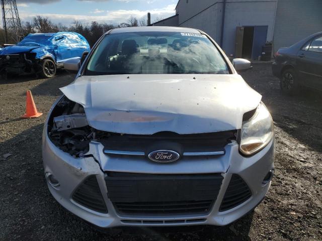 1FAHP3F21CL437359 - 2012 FORD FOCUS SE SILVER photo 5