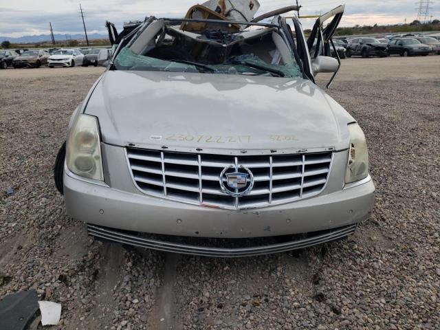 1G6KD57YX7U136342 - 2007 CADILLAC DTS SILVER photo 5