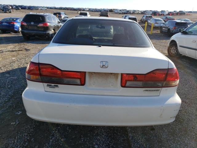 1HGCG55422A094432 - 2002 HONDA ACCORD LX WHITE photo 6