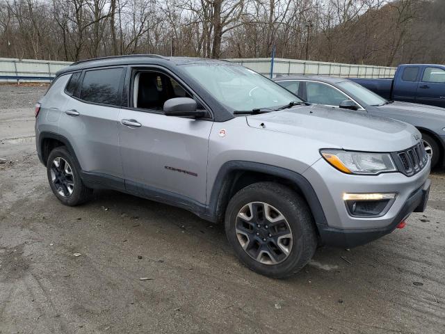 3C4NJDDB0HT597588 - 2017 JEEP COMPASS TRAILHAWK GRAY photo 4