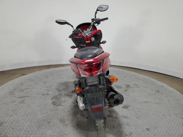 MLHJF2805B5001246 - 2011 HONDA PCX Rot Foto 4