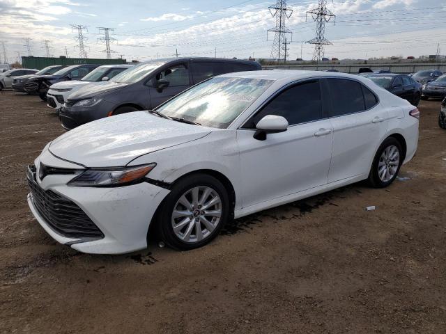 4T1B11HK5JU102255 - 2018 TOYOTA CAMRY L WHITE photo 1