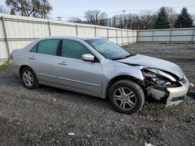 1HGCM56377A156042 - 2007 HONDA ACCORD SE SILVER photo 4