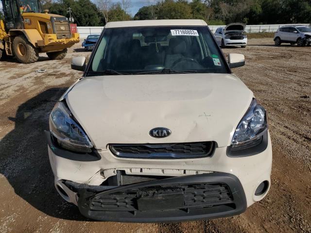 KNDJT2A62D7772944 - 2013 KIA SOUL + WHITE photo 5