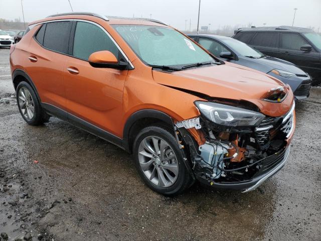 KL4MMFSL7NB010126 - 2022 BUICK ENCORE GX ESSENCE ORANGE photo 4