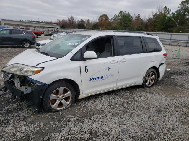 5TDKK3DC0DS356332 - 2013 TOYOTA SIENNA LE WHITE photo 1