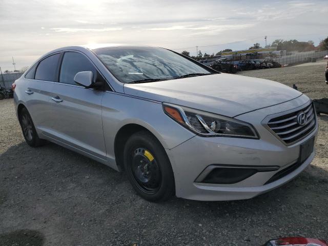 5NPE24AF9GH262669 - 2016 HYUNDAI SONATA SE SILVER photo 4