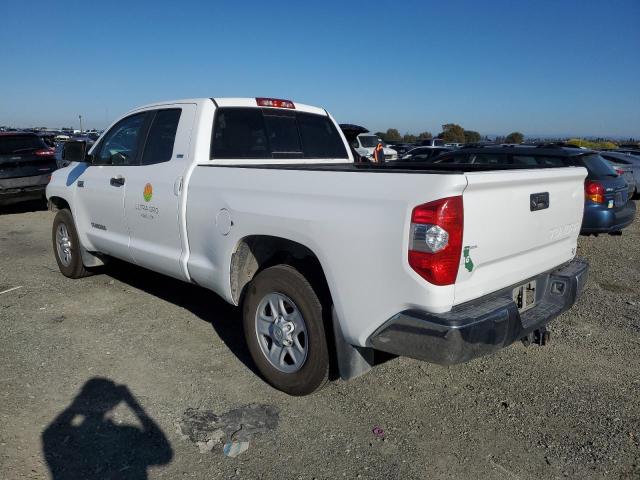 5TFRY5F15HX219472 - 2017 TOYOTA TUNDRA DOUBLE CAB SR/SR5 WHITE photo 2