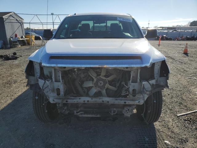 5TFRY5F15HX219472 - 2017 TOYOTA TUNDRA DOUBLE CAB SR/SR5 WHITE photo 5