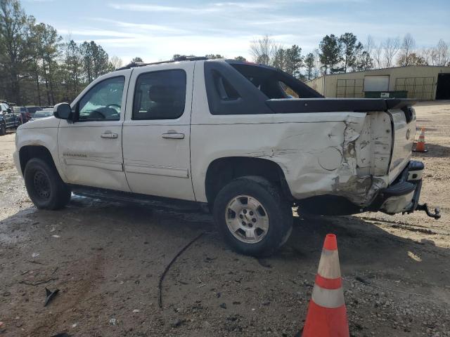 3GNMCEE01CG250479 - 2012 CHEVROLET AVALANCHE LS WHITE photo 2