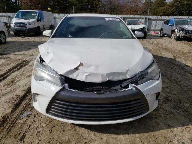 4T4BF1FK6FR500270 - 2015 TOYOTA CAMRY LE WHITE photo 5