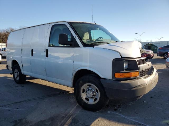 1GCWGFCF0F1109523 - 2015 CHEVROLET EXPRESS G2 WHITE photo 4