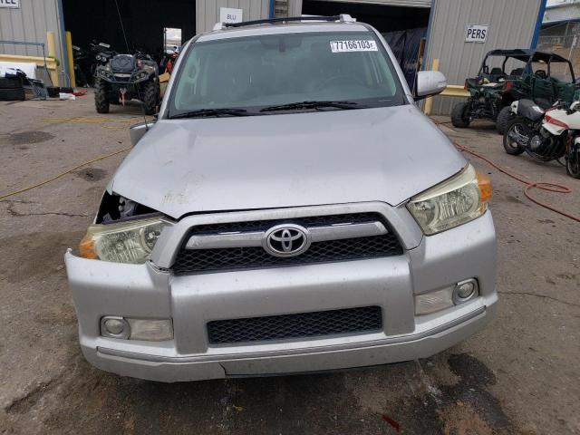 JTEBU5JR4A5012451 - 2010 TOYOTA 4RUNNER SR5 SILVER photo 5