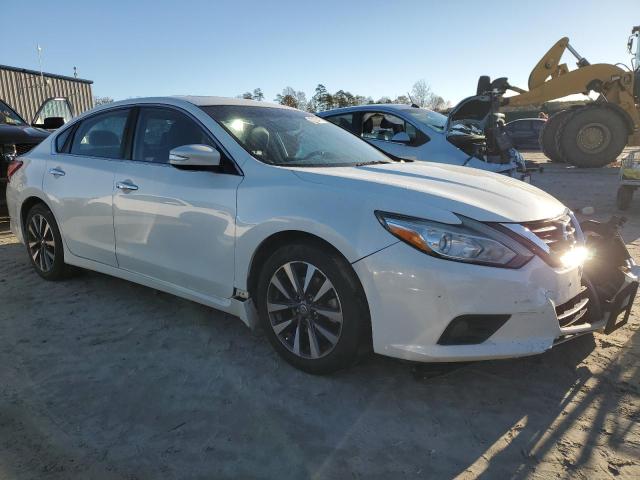 1N4AL3AP3GC163510 - 2016 NISSAN ALTIMA 2.5 WHITE photo 4