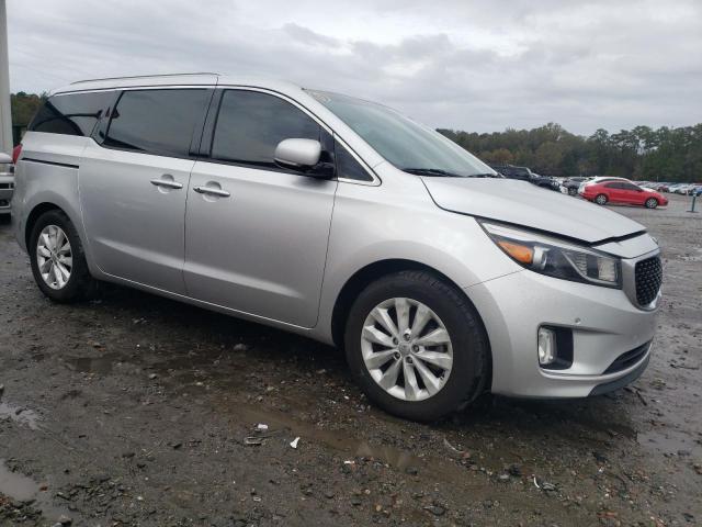 KNDMC5C16H6256596 - 2017 KIA SEDONA EX SILVER photo 4