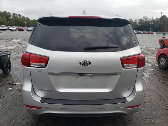 KNDMC5C16H6256596 - 2017 KIA SEDONA EX SILVER photo 6