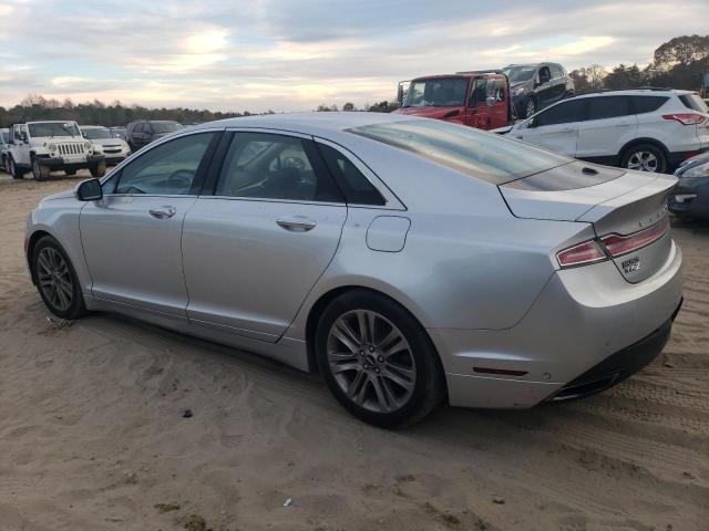 3LN6L2G9XDR812229 - 2013 LINCOLN MKZ SILVER photo 2