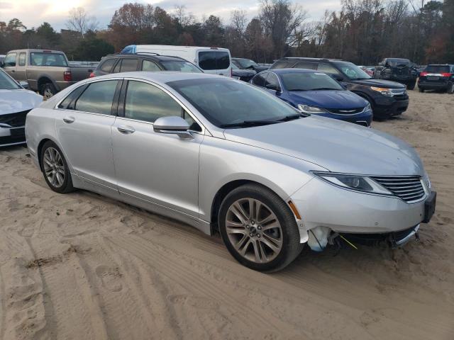 3LN6L2G9XDR812229 - 2013 LINCOLN MKZ SILVER photo 4