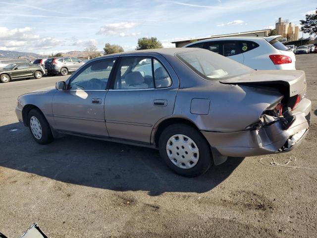 JT2BG12K0T0384657 - 1996 TOYOTA CAMRY DX GRAY photo 2