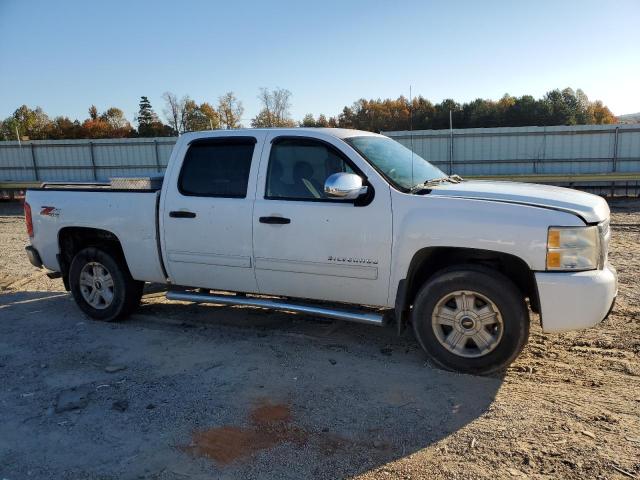 3GCRKSE30AG285571 - 2010 CHEVROLET SILVERADO K1500 LT WHITE photo 4