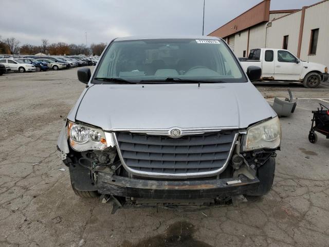 2A8HR44H28R822793 - 2008 CHRYSLER TOWN & COU LX SILVER photo 5